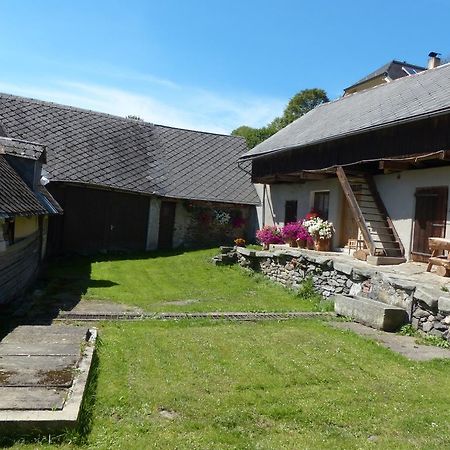 Bizoni Dvur Hotel Retenice Bagian luar foto