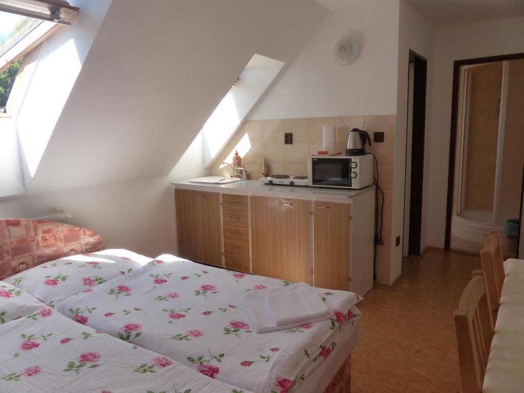 Bizoni Dvur Hotel Retenice Bagian luar foto