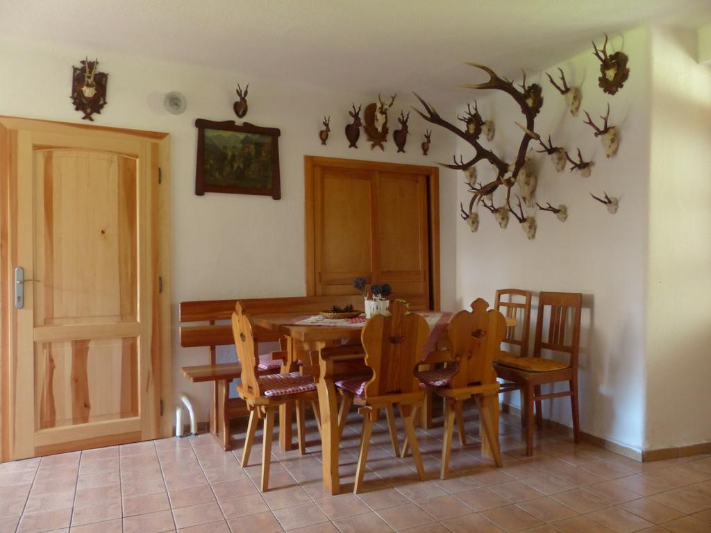 Bizoni Dvur Hotel Retenice Bagian luar foto